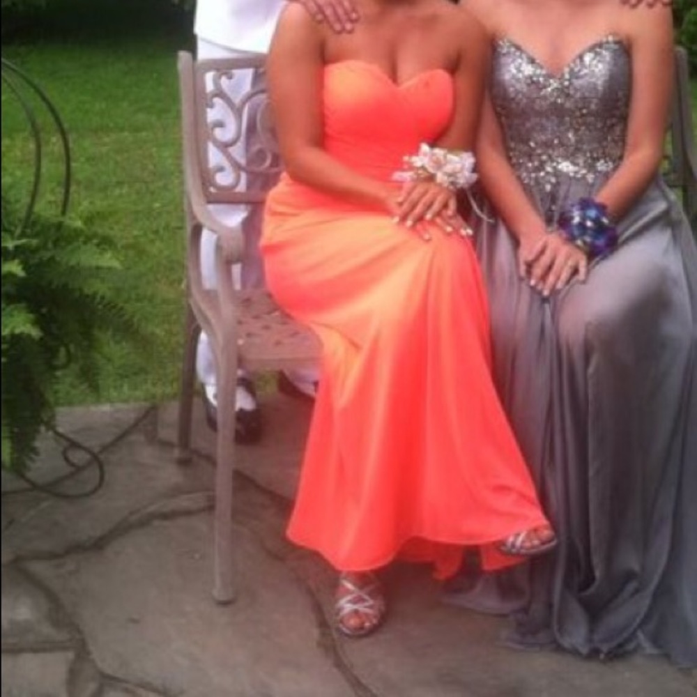 Prom dress - Picture 4 of 5
